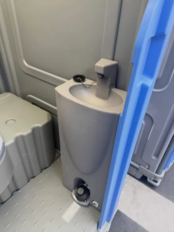 Portable foot-pump hand washing sink